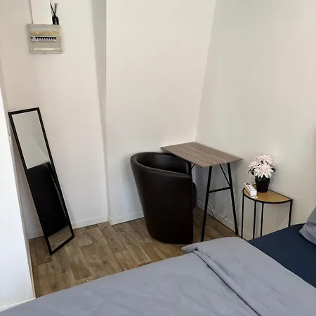 Prox Gares, Zenith, Centre Ville, Stade Pierre Mauroy, Metro, Bus, Fast Food Apartment *